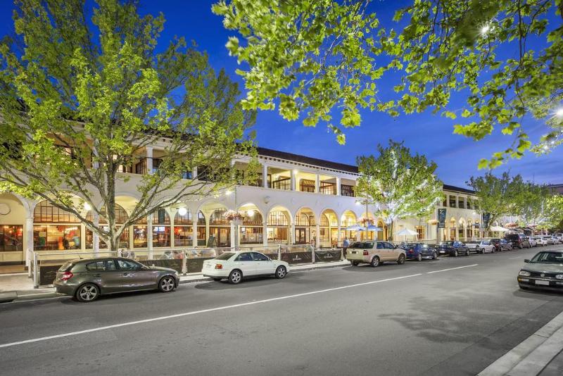 酒店 Quest Canberra