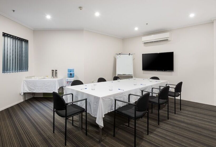 בית מלון כפרי Quest River Park Central