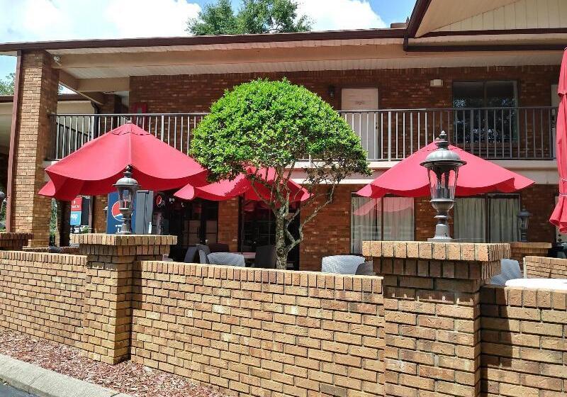 فندق Ramada By Wyndham Temple Terrace/tampa North