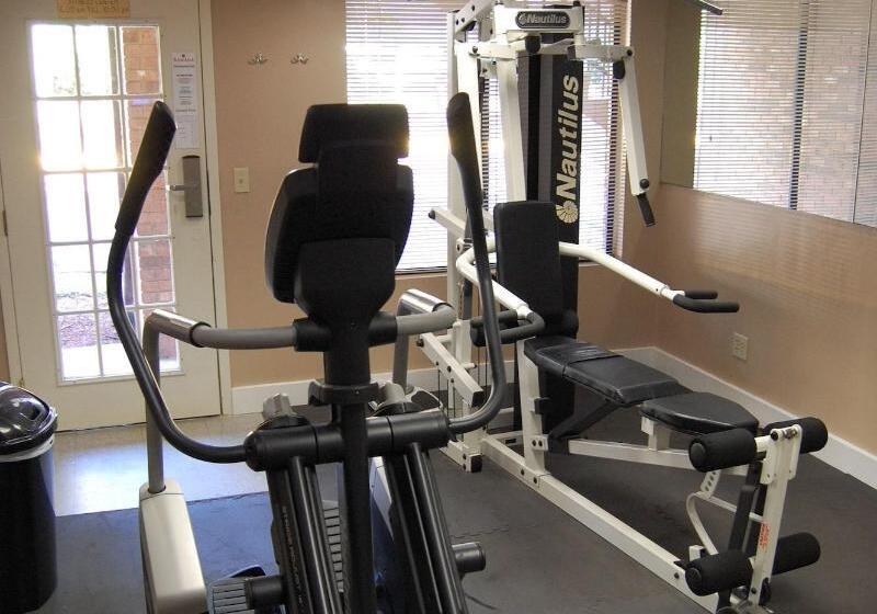 فندق Ramada By Wyndham Temple Terrace/tampa North