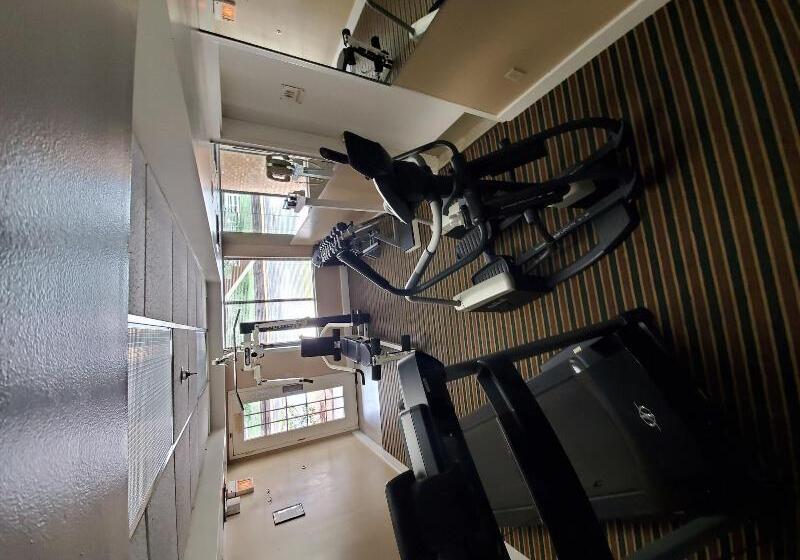 فندق Ramada By Wyndham Temple Terrace/tampa North