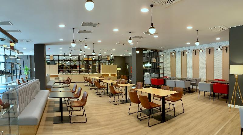 Отель Ramada By Wyndham Valencia Almussafes