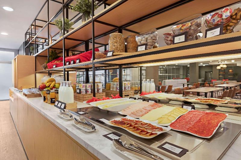 Отель Ramada By Wyndham Valencia Almussafes