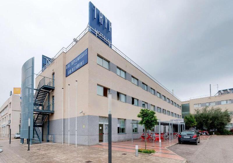 Отель Ramada By Wyndham Valencia Almussafes