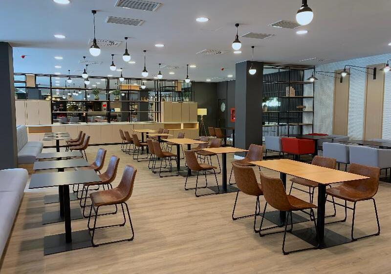 Отель Ramada By Wyndham Valencia Almussafes