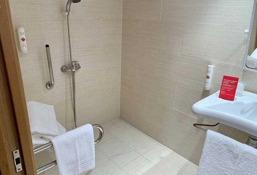 Отель Ramada By Wyndham Valencia Almussafes