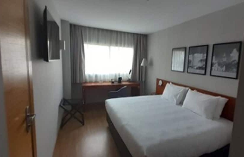 Отель Ramada By Wyndham Valencia Almussafes