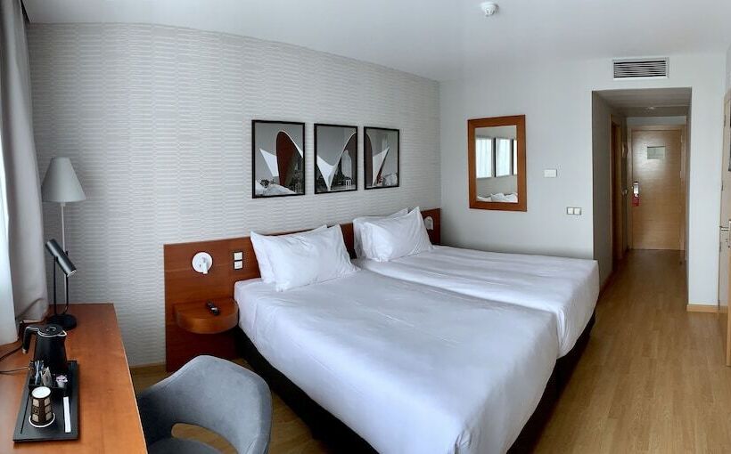 Отель Ramada By Wyndham Valencia Almussafes