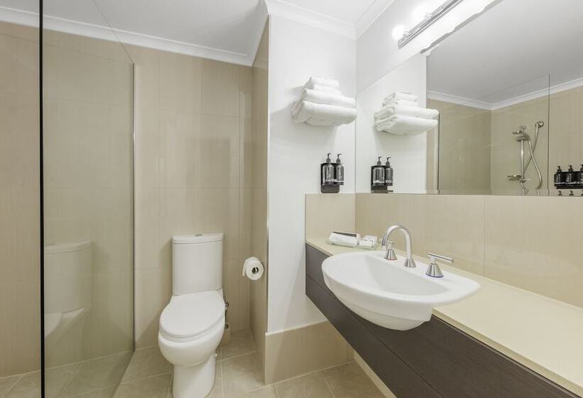 هتل Ramada Encore Belconnen