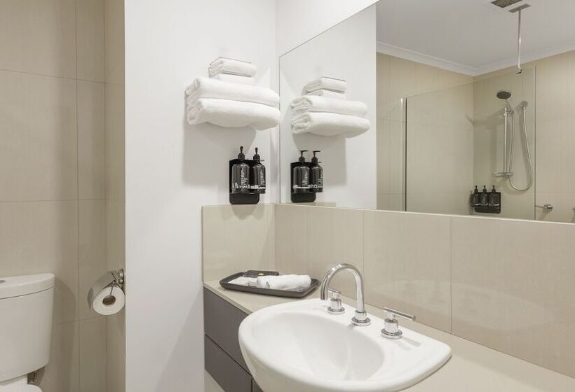 فندق Ramada Encore Belconnen