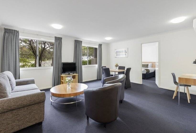 هتل Ramada Encore Belconnen