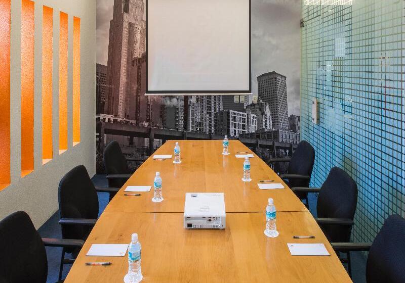 בית מלון כפרי Real Inn Torreón