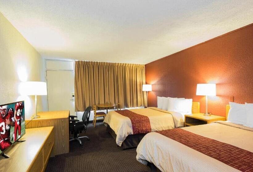 בית מלון כפרי Days Inn By Wyndham Williamsport