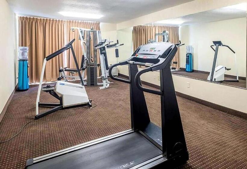 בית מלון כפרי Days Inn By Wyndham Williamsport