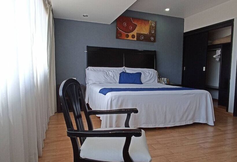 Отель Roma Guadalajara In Downtown