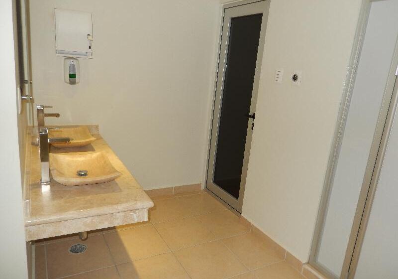 Отель Roma Guadalajara In Downtown