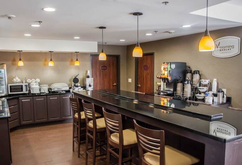 Garner Hotel Topeka West, An Ihg