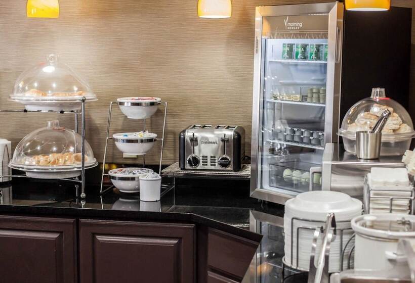 Garner Hotel Topeka West, An Ihg