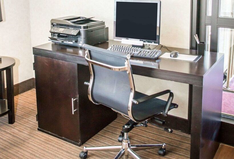 Отель Sleep Inn University Place