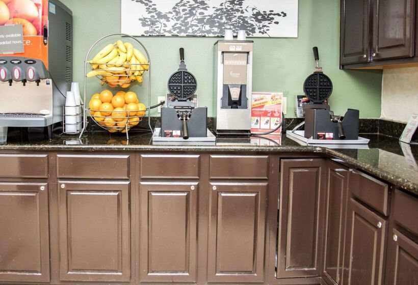 Отель Sleep Inn University Place