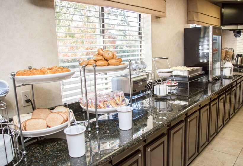 Отель Sleep Inn University Place