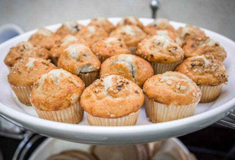 Отель Sleep Inn University Place