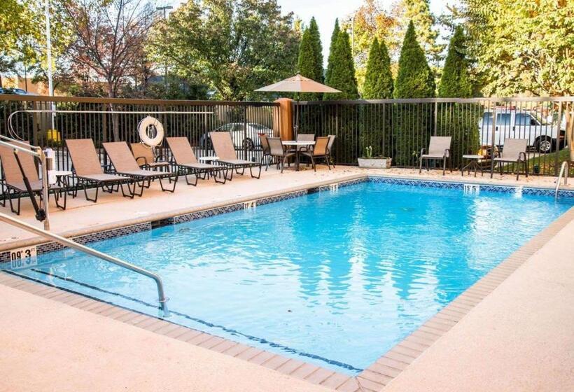 Отель Sleep Inn University Place