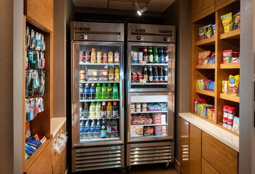 هتل Sonesta Select Nashville Airport Suites