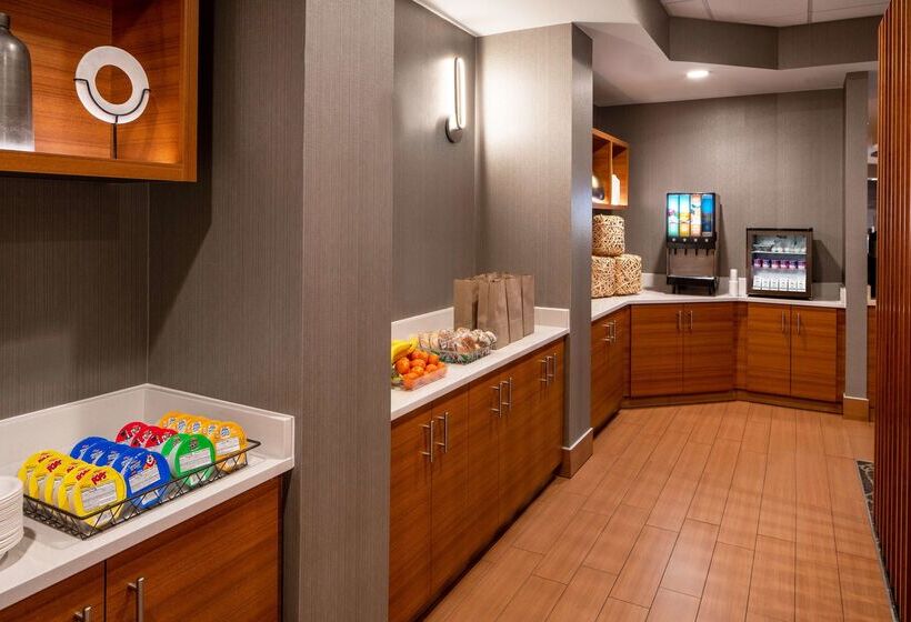 هتل Sonesta Select Nashville Airport Suites