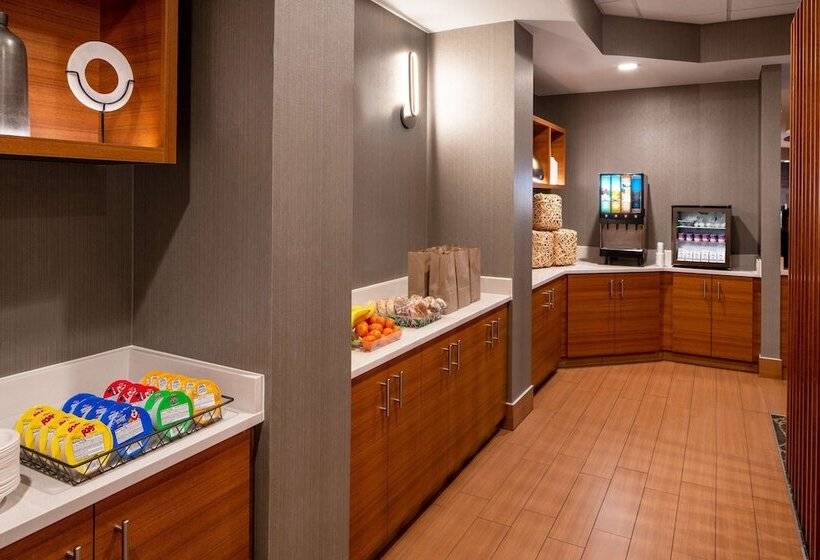 هتل Sonesta Select Nashville Airport Suites