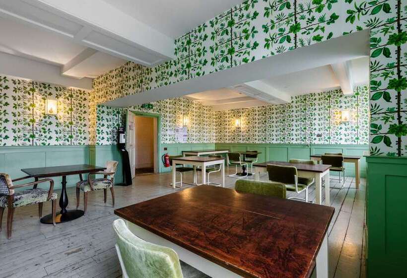 호텔 Stoke Place  Part Of The Cairn Collection