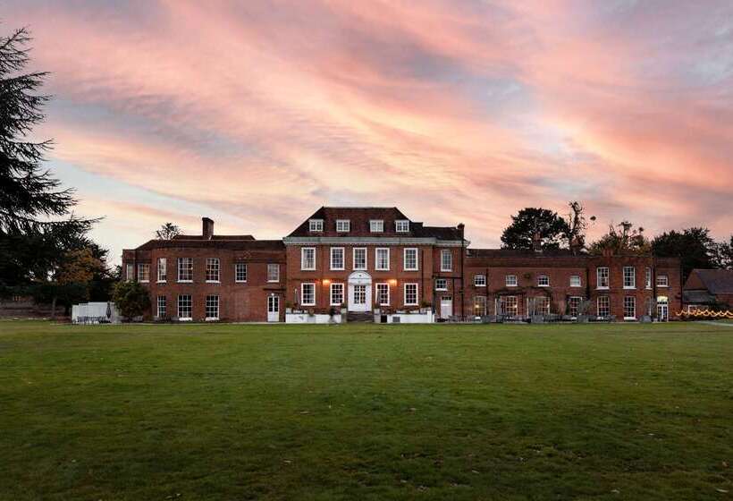 호텔 Stoke Place  Part Of The Cairn Collection