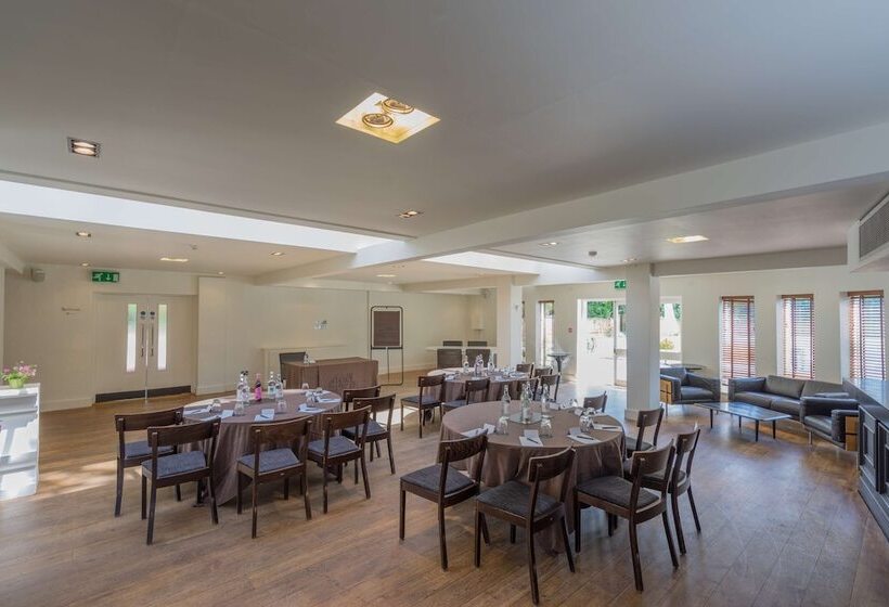 호텔 Stoke Place  Part Of The Cairn Collection