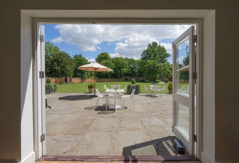 호텔 Stoke Place  Part Of The Cairn Collection