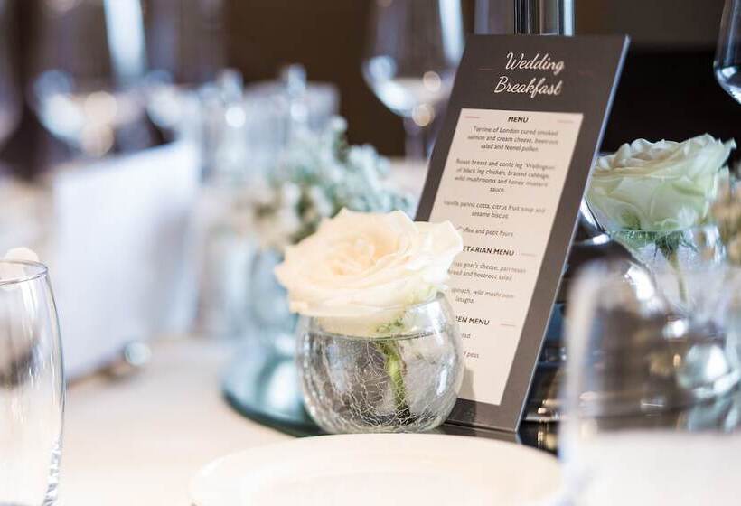 호텔 Stoke Place  Part Of The Cairn Collection