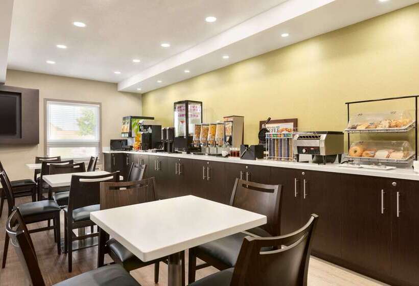 Szálloda Super 8 By Wyndham Ajax/toronto On