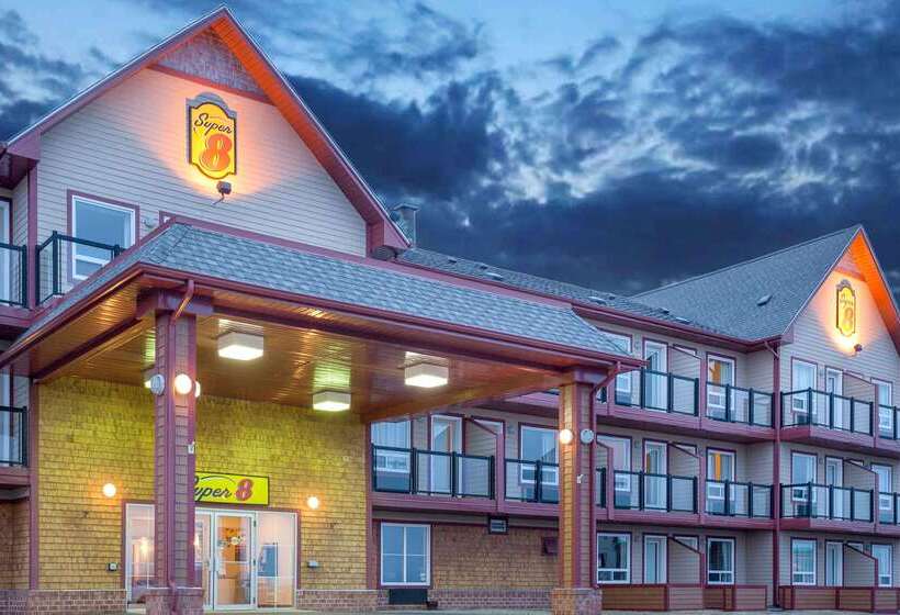 فندق Super 8 By Wyndham Caraquet