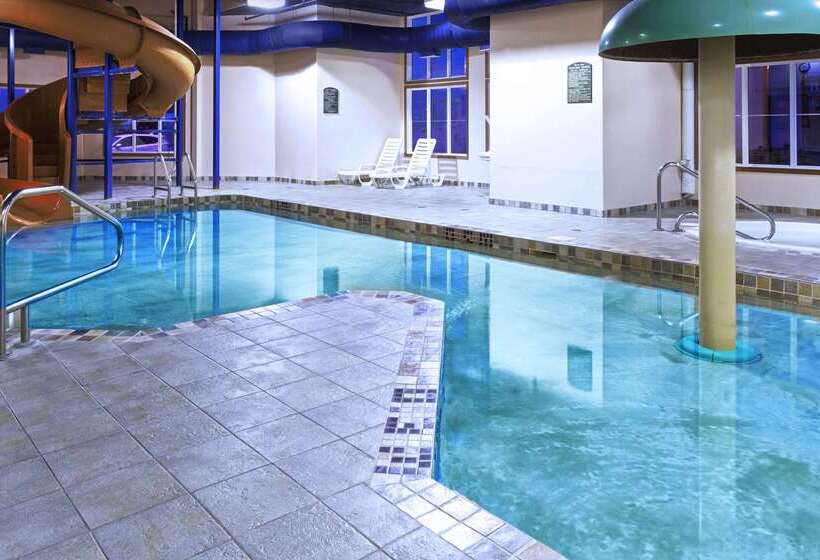فندق Super 8 By Wyndham Caraquet