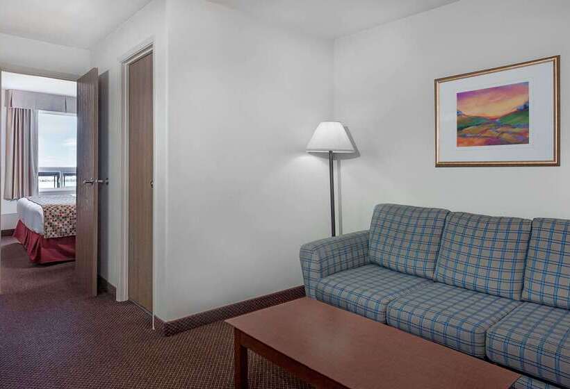 فندق Super 8 By Wyndham Caraquet