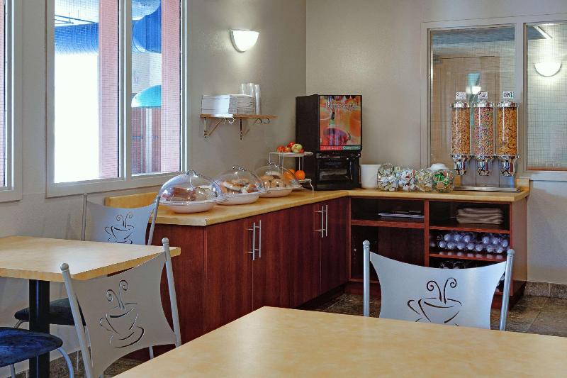 فندق Super 8 By Wyndham Caraquet