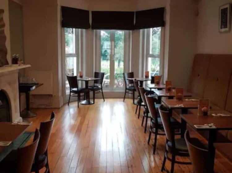 Отель The Relish