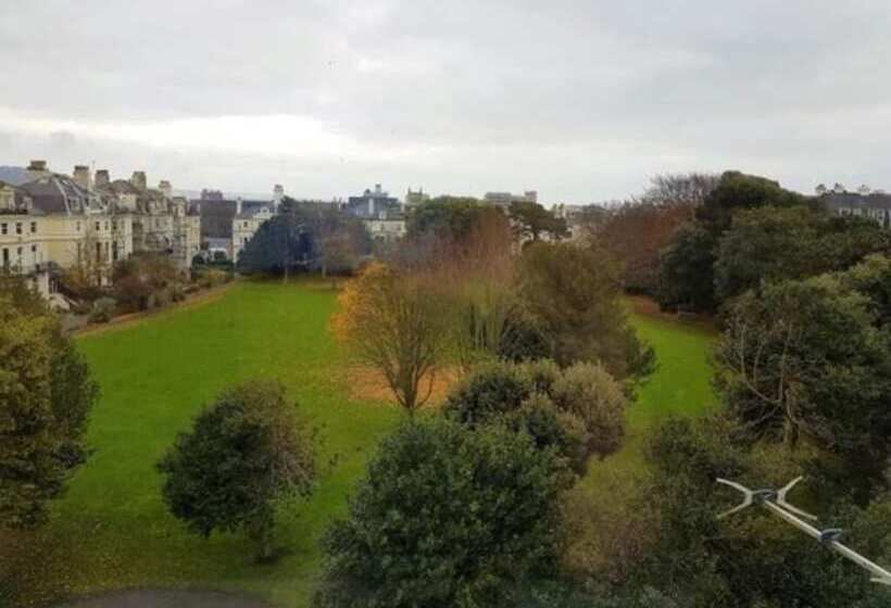 Отель The Relish