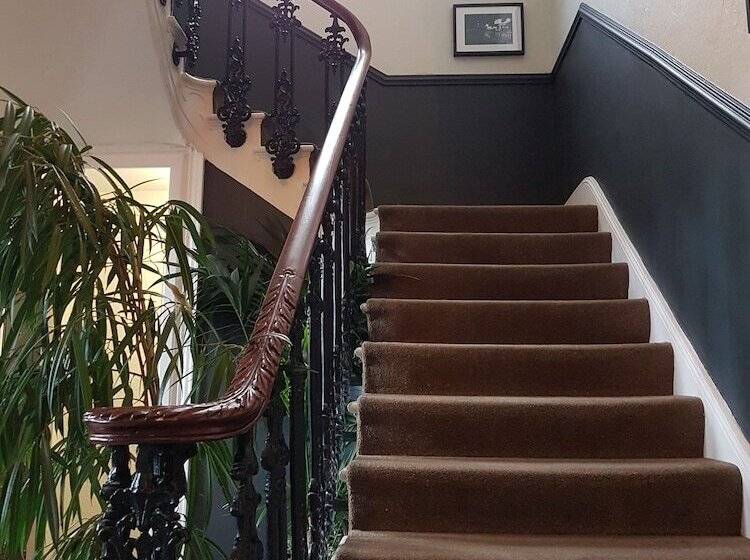 Отель The Relish