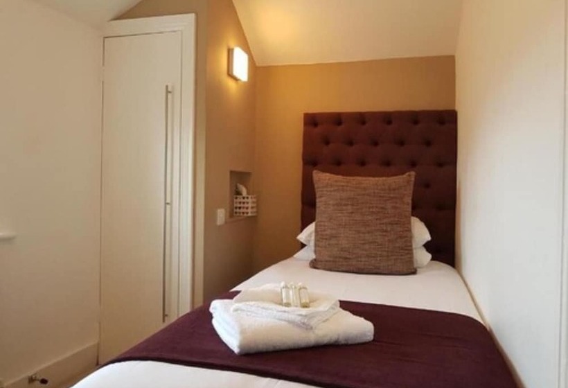 Отель The Relish