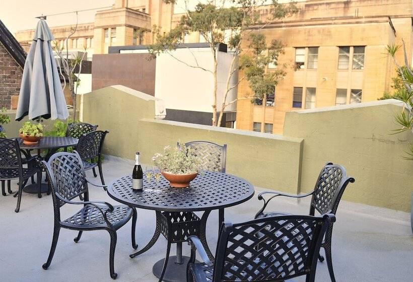 هتل The Russell Boutique