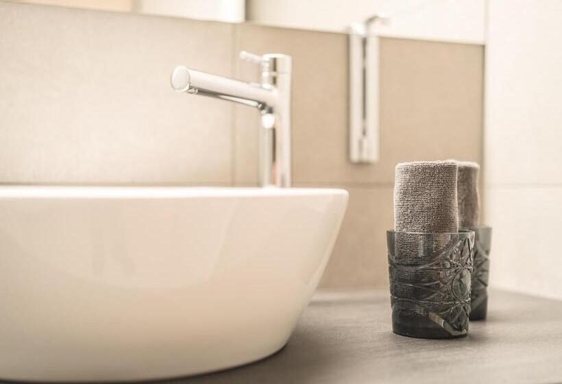 בית מלון כפרי Traube Restaurant &