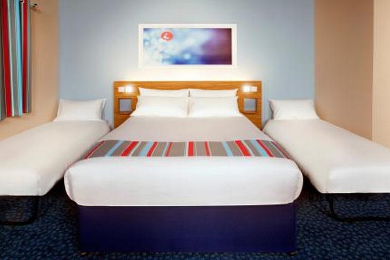 Отель Travelodge Bedford Wyboston