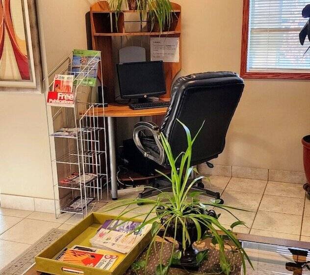 Hotel Travelodge By Wyndham Stony Plain