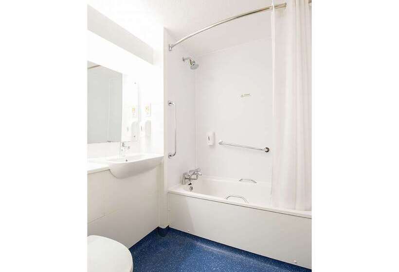 ホテル Travelodge Glasgow Central