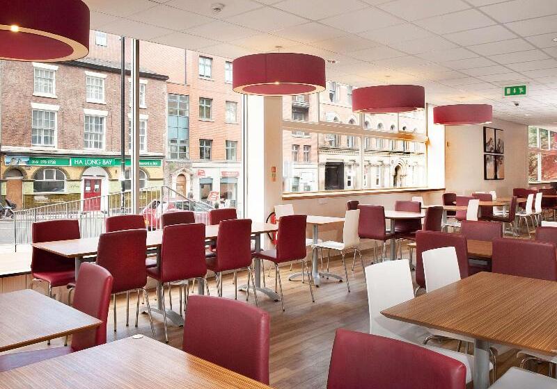 호텔 Travelodge Manchester Central